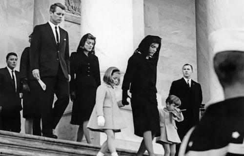 肯尼迪老婆爆料视频播放,视频播放背后的惊人真相  第1张